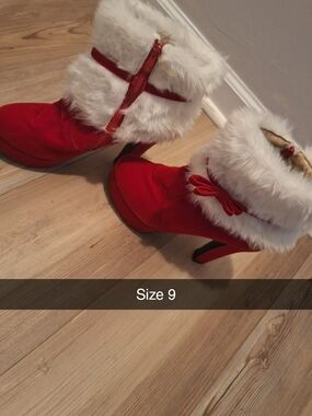 Red Faux-Fur Trim High-Heel Ankle Boots - Size 9